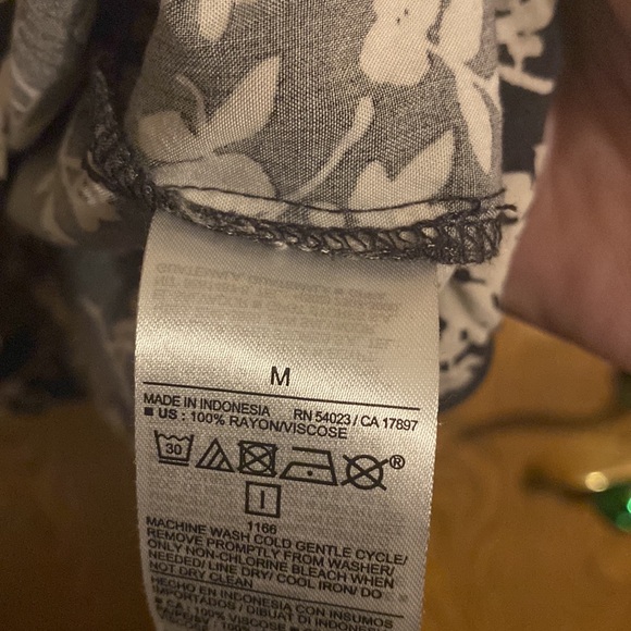 Old Navy Puff-Sleeve Floral Mini Swing Dress - only worn once w/pockets - Picture 6 of 8